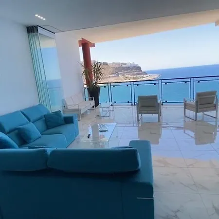 Apartment Penthouse In The Sea, Tauro
