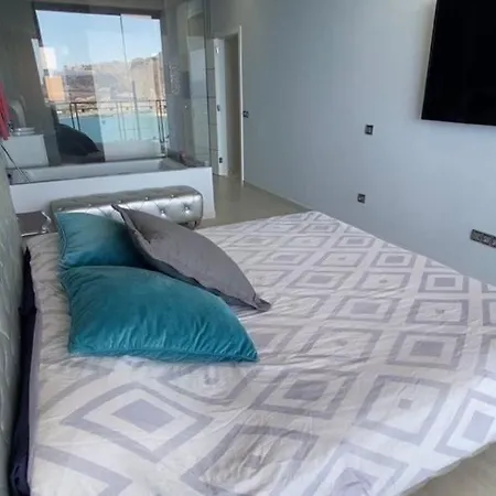 Apartment Penthouse In The Sea, Tauro Mogan