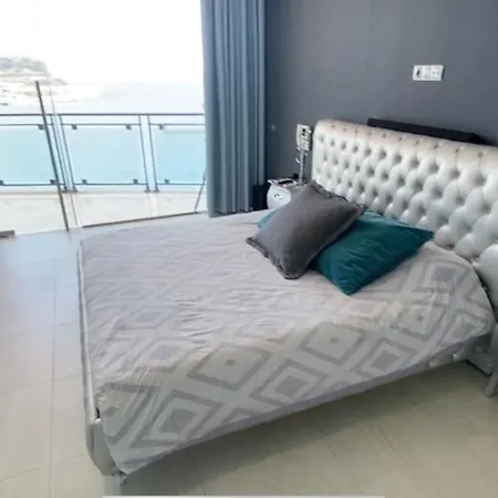 Penthouse In The Sea, Tauro Mogan