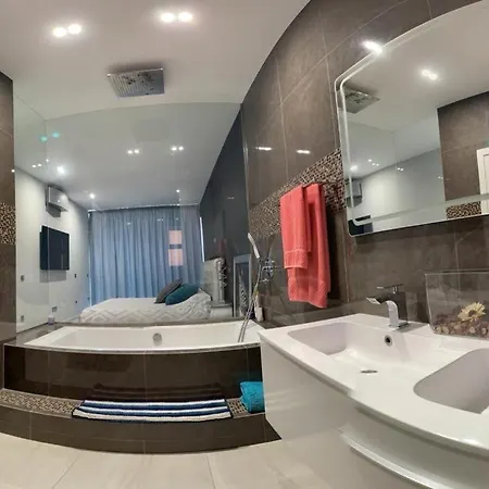 Penthouse In The Sea, Tauro Mogan