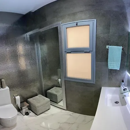 Apartment Penthouse In The Sea, Tauro Mogan
