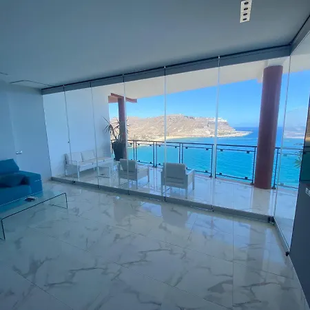 Apartment Penthouse In The Sea, Tauro